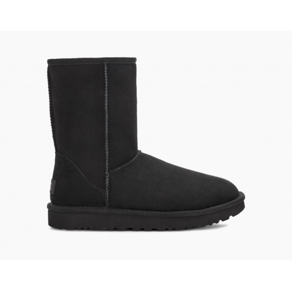 Ugg classic short black boots euc 9 m